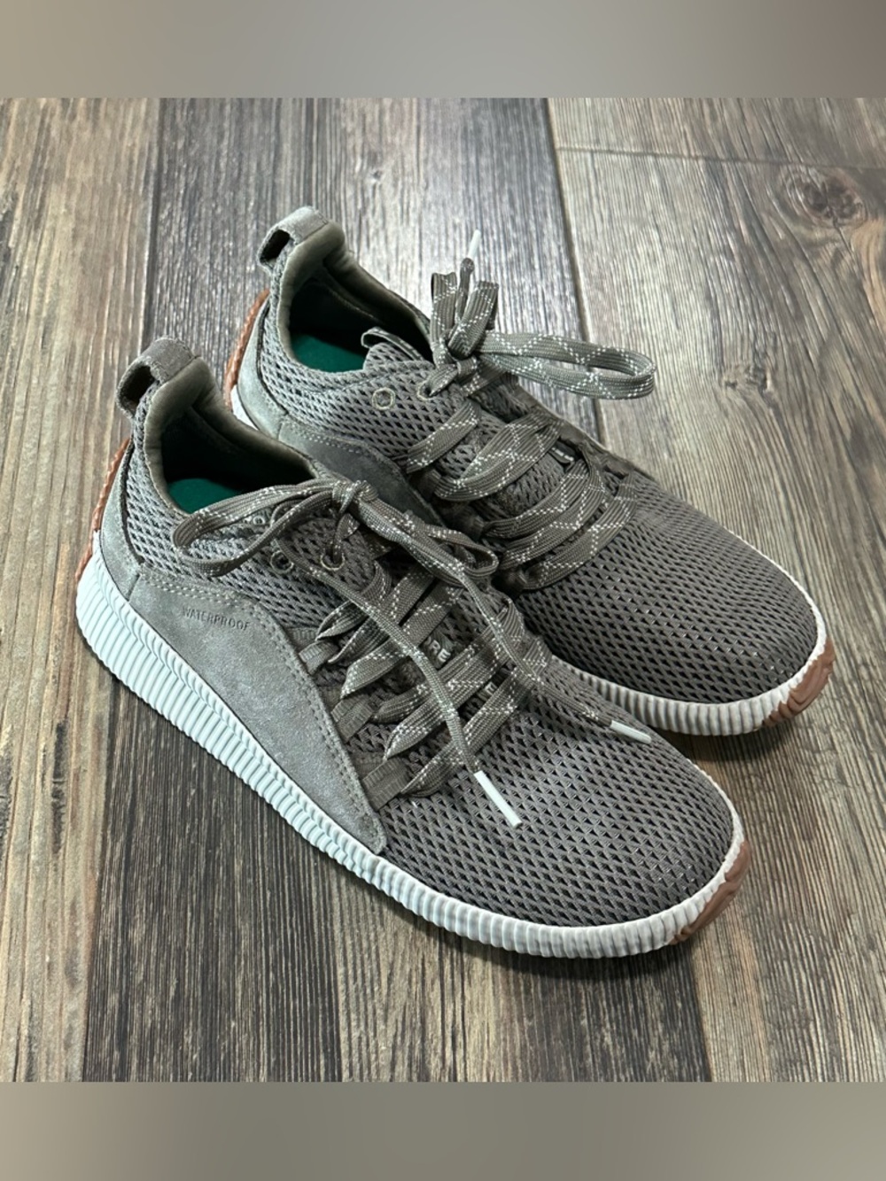 Sorrel out N about plus sage green outdoor sneakers women’s 6.5 waterproof